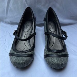 Barely worn almost like new!